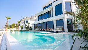 Swimming Pool Cleaning & Maintenance in Emirates Hills Dubai
