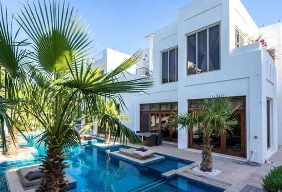 Hire a Professional Pool Maintenance Company | Expert Pool Care Services